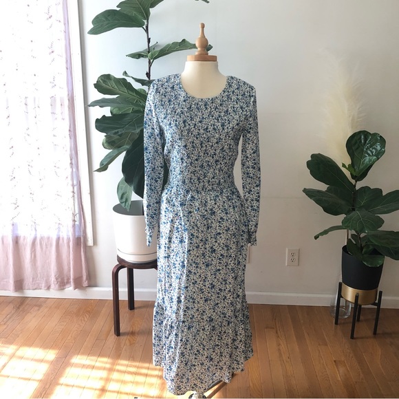 MEADOWS ‘Rose Dress Midi” in white & blue floral - Picture 4 of 9